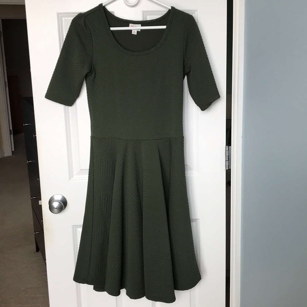 Size Medium LuLaRoe Nicole dress.